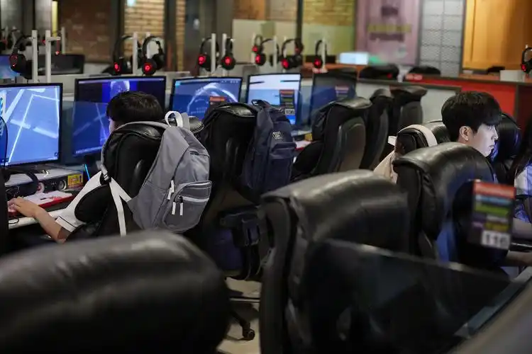 网吧,短暂地属于一代人