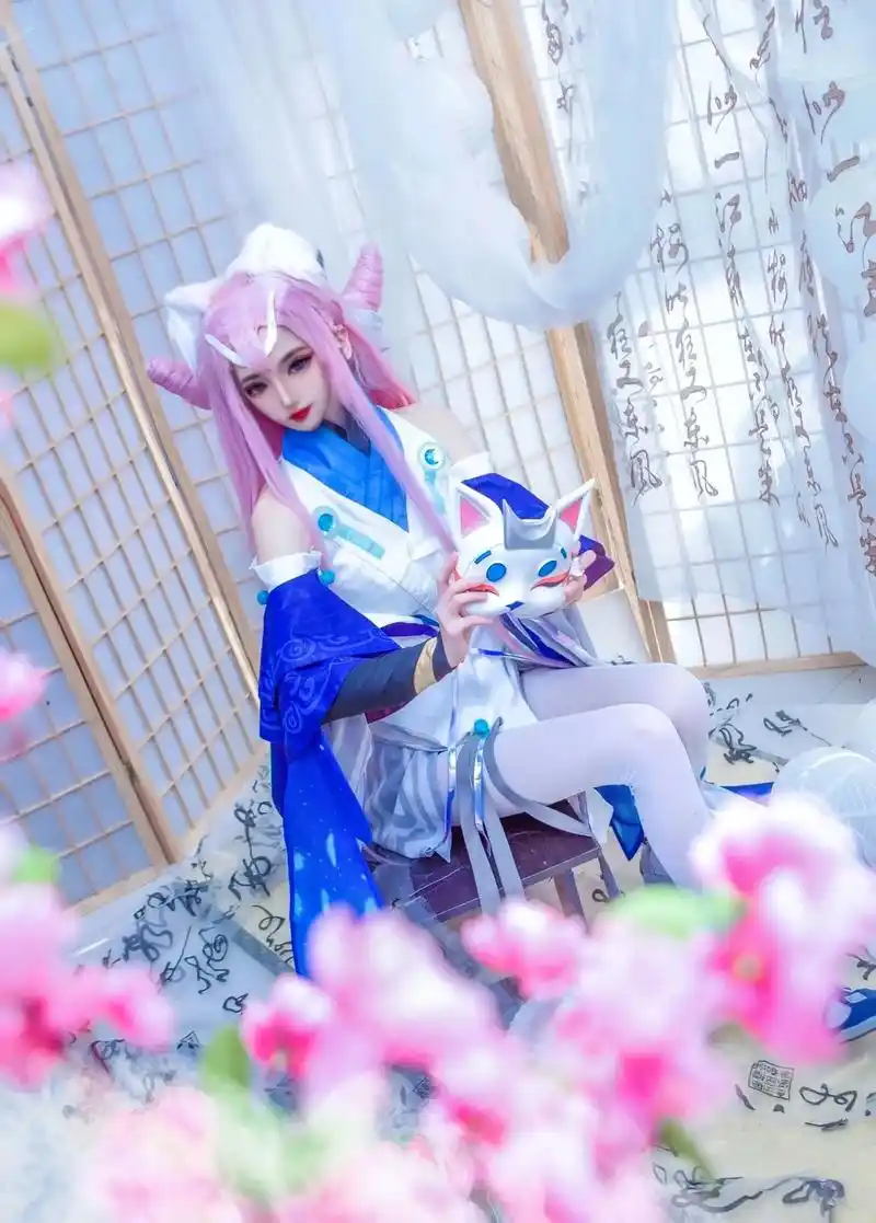 快点上线,让三个头给我.#cosplay #貂蝉猫影幻舞co - 抖音