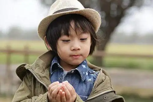 11岁kimi照片被公开看到真实颜值后网友难怪林志颖不晒了