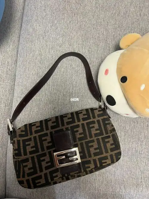 fendi芬迪  #fendi  #芬迪  #fendi  #法棍包  #fendi中古包