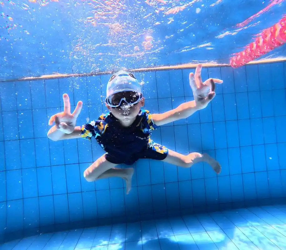 水下拍摄 #0基础游泳教学 #一起来 - 抖音