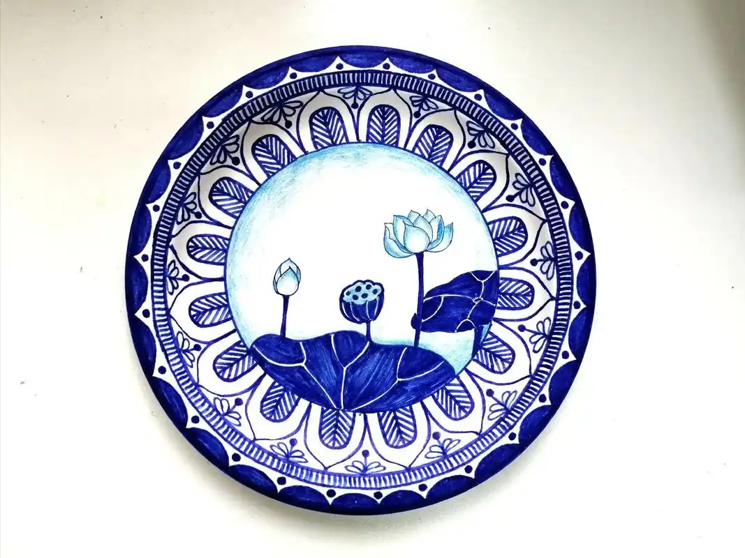 青花瓷盘子画.#手绘 #青花瓷 #画画 #原创作品 #绘画 - 抖音