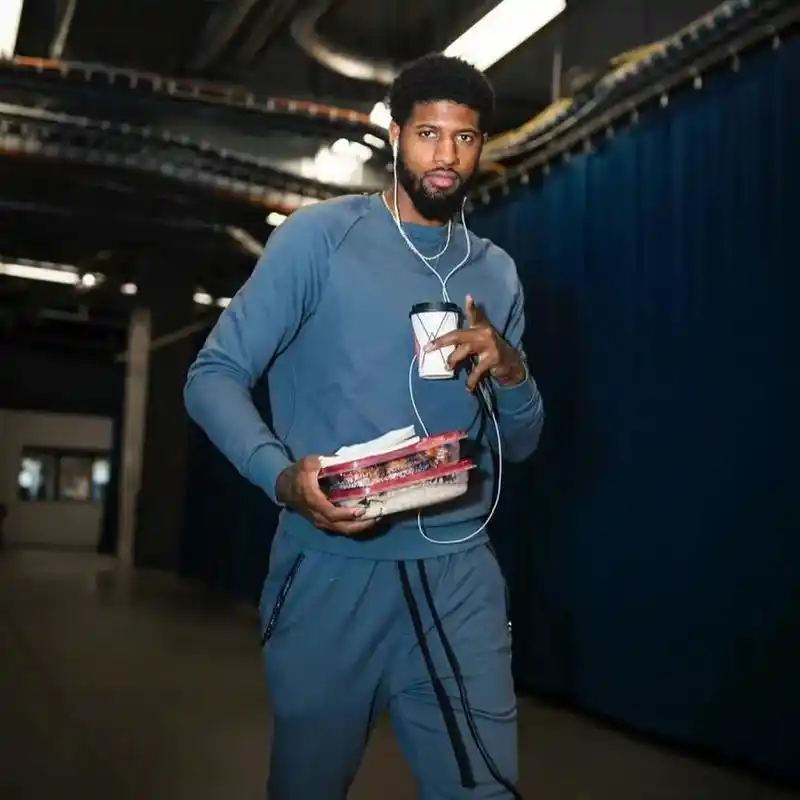 这不妥妥nba颜值天花板 #篮球 #穿搭#保罗乔治 @dou - 抖音