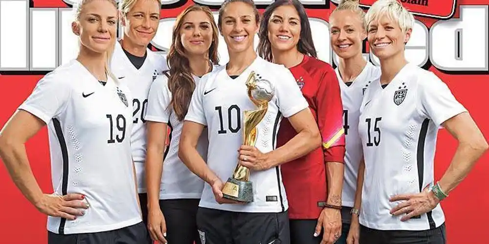 美国女足《体育画报》夺冠写真