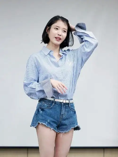 想穿牛仔裤,先学学iu李知恩的入门搭配再说!