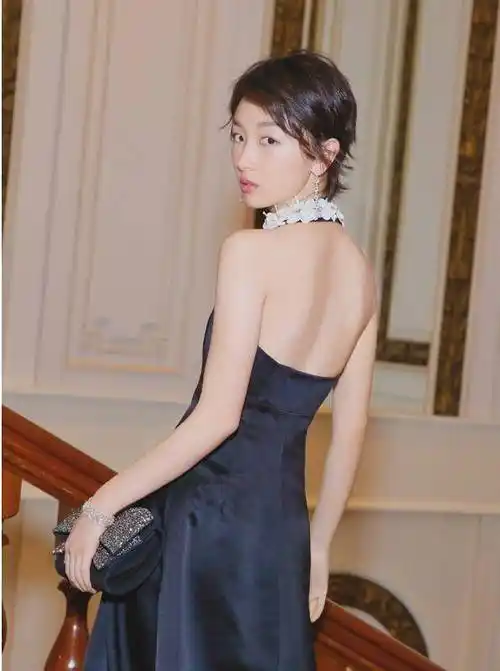 后背大胆露做个美背杀小妖精清凉一夏