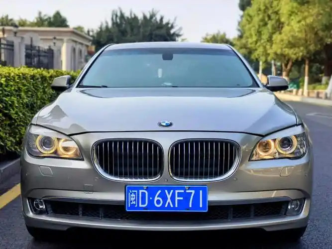 宝马7系2011款730li典雅型7万公里