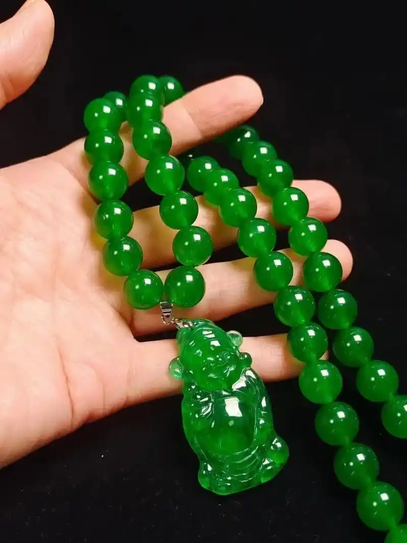 老翡翠财神毛衣吊坠.698092古玉老玉古董收藏的冰种满绿老 - 抖音