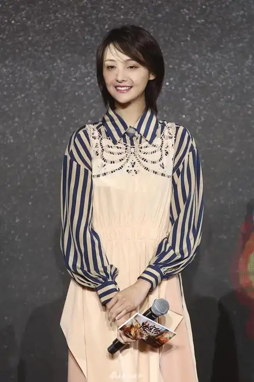 郑爽拍照搞怪小表情多又萌 新京报快讯(记者李桐)7月9日《悟空传》在