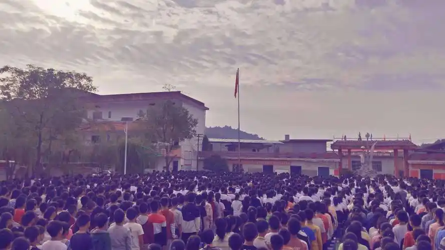 黄茅初中关于做好秋季爱国卫生运动工作小结