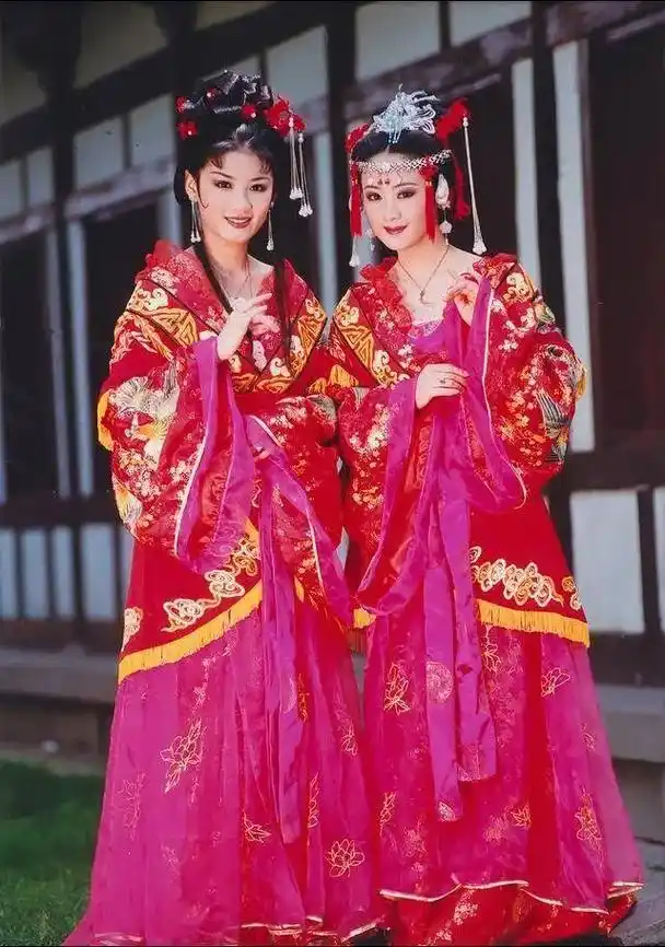 当年看《上错花轿嫁对郎》的时候真觉得里面的妆造好美,仙女庙李 - 抖