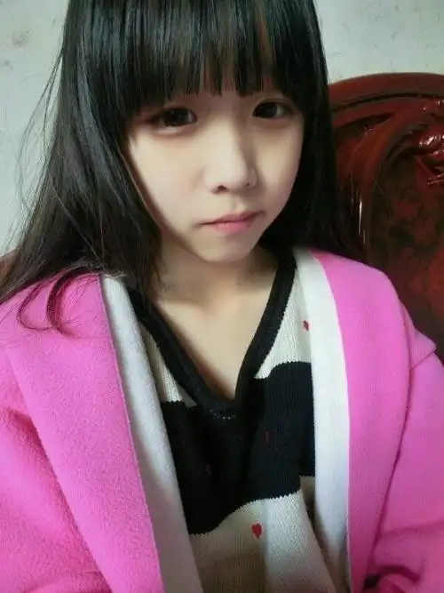 请各位大神们帮帮忙.我也是女滴,发一些好看的12岁女生的照片,萌系的