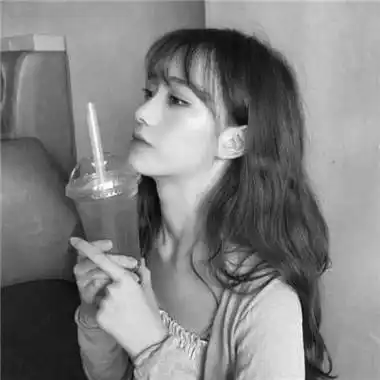 伤感女生冷淡黑白头像 孤独心碎冷淡女生头像