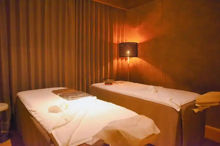 位置:这家spa店位于八一南街银泰广场d幢1-01号套餐:只要99元就可以