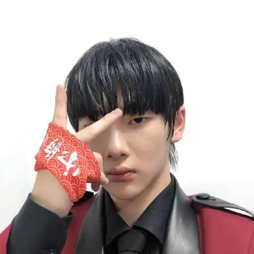 微信头像r1se周震南