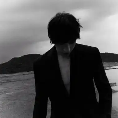 高清高冷高级感的头像男生专用图片