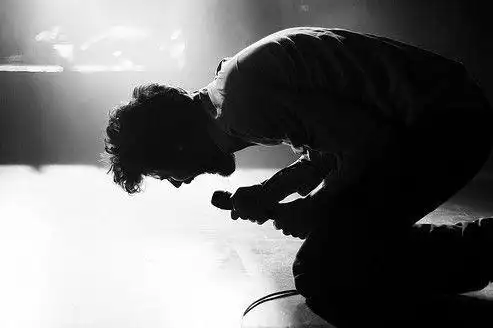 歇斯底里,往往是对自己的犯的错感到悔恨