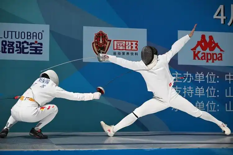 全国击剑冠军赛分站赛北京女佩首夺全国冠军