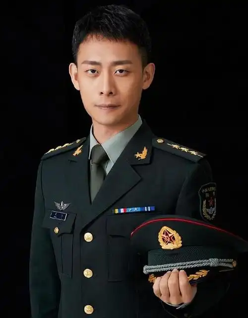 回顾适合演军人的硬汉刚毅勇猛孔武有力他们才是中国力量