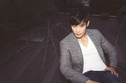 一周偶像: 李珉廷的老公 李秉宪的高清美照写真,是中年之美!