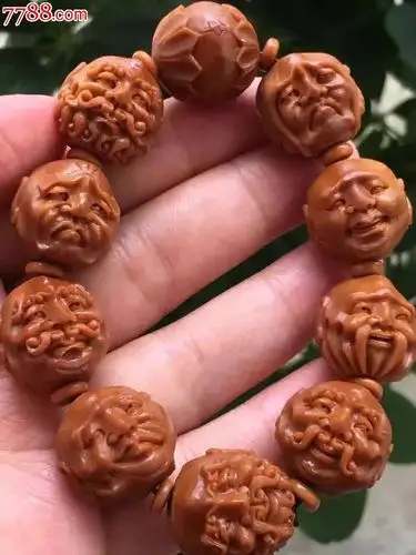 精工双面十八罗汉滚圆,橄榄核雕,橄榄核雕挂件,年代不详,其他图案_第1