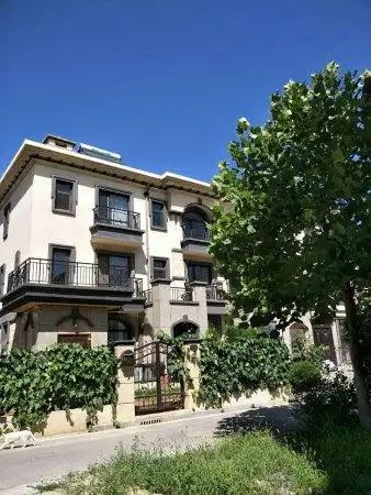 御龙湾二期别墅带车位带小院可扩建300多平按100平交易