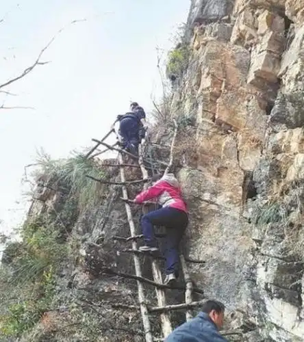 四川"悬崖村"落后贫困,国家资助6亿后,现在变成啥样?