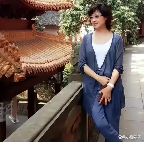 还记得女儿国国王扮演者朱琳吗?一辈子丁克,71岁依旧优雅