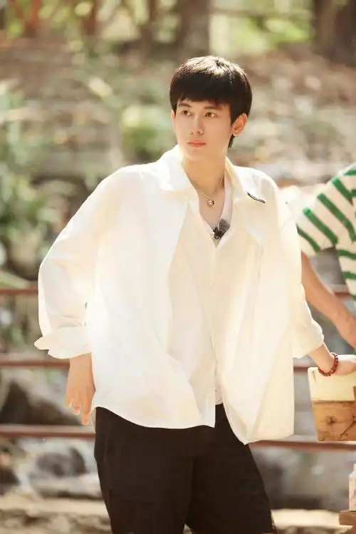 解锁新地图@演员胡先煦再次挑战高空项目,勇气值拉满明天中午12:00