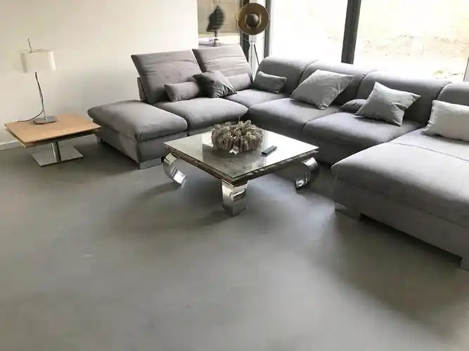 室内装饰应用的微水泥地面装饰应用微水泥的装饰在地面