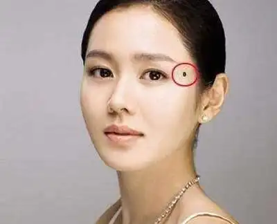 痣相看婚姻,长有这几颗痣的人,婚姻幸福,家庭和美