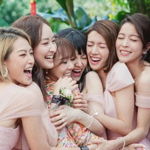 tvb当红小花分享圣诞造型大片宣布组六人闺蜜团si04xters