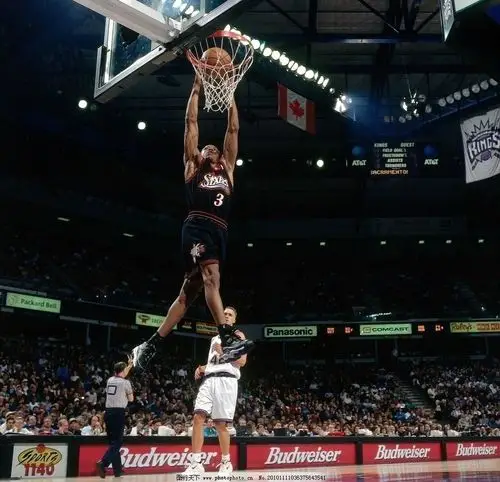 有没有艾弗森扣篮的图片