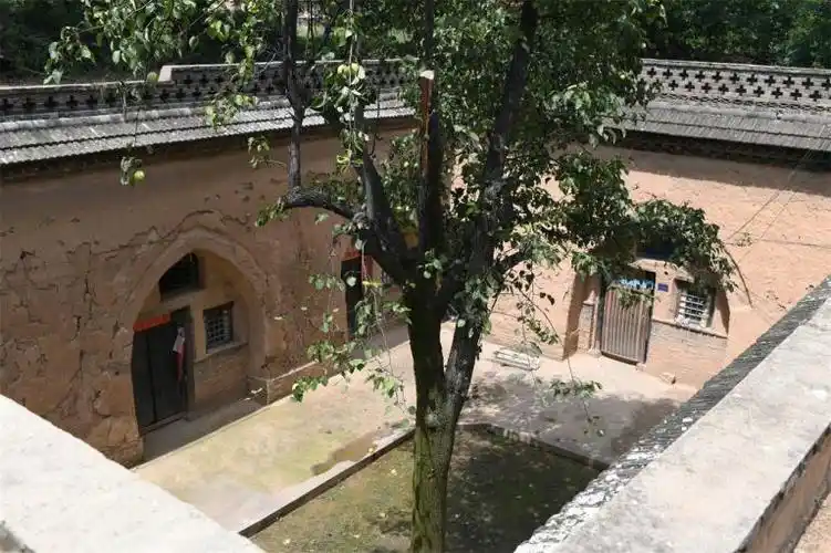 河南农村这种老院子号称地下四合院冬暖夏凉很神奇