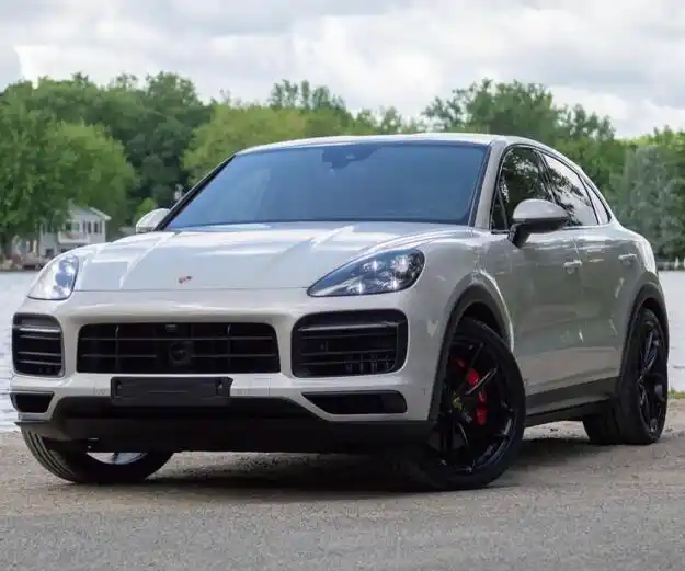 性能最强保时捷卡宴亮相!新造型 中置排气,零百加速4.5秒真霸气