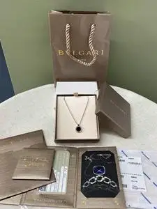 宝格丽项链慈善款盒子