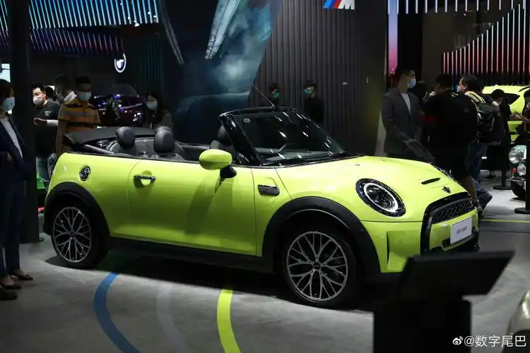 宝马展台大量的mini图二好评鼻孔越来越大也真的是