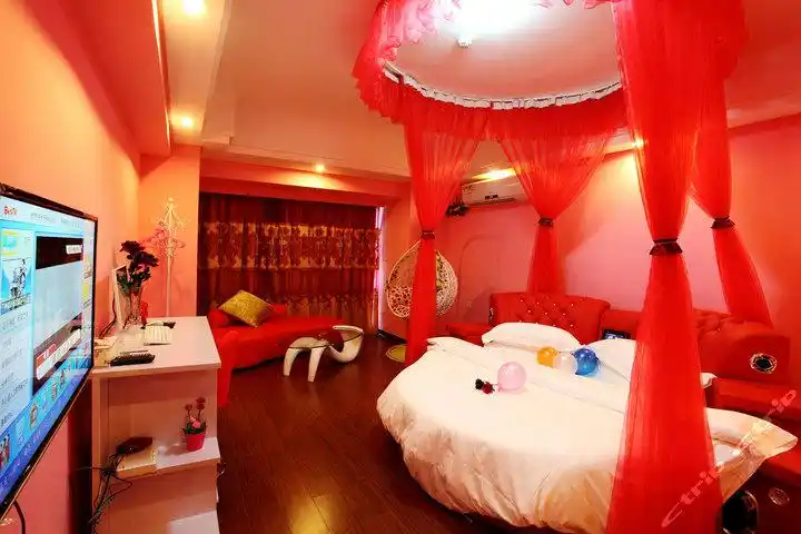 泉州万达相约酒店(情侣圆床房)