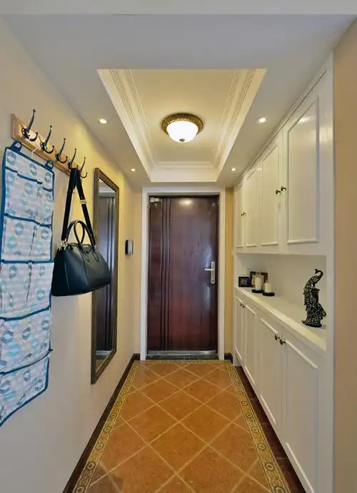 美式风格入户门装修效果图 体现空间的尊贵和时尚