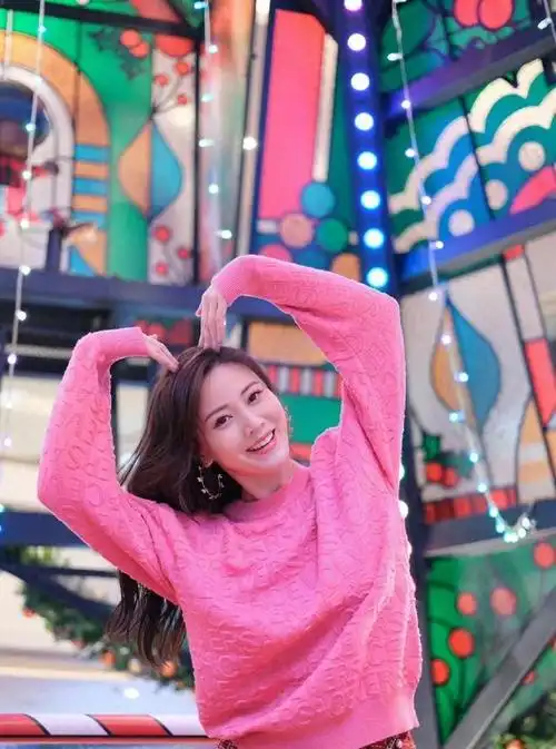 tvb花旦朱晨丽否认新恋情携新剧亮相公开活动自曝角色打戏多