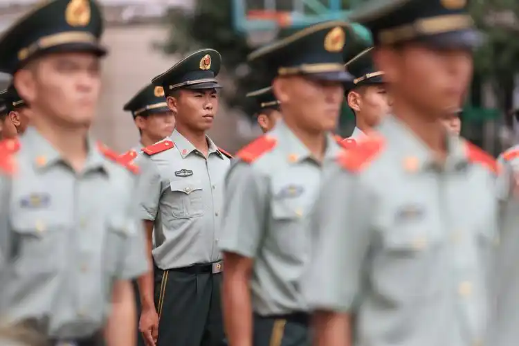 橄榄绿添新枝武警嘉兴支队首批春季入伍新兵下连