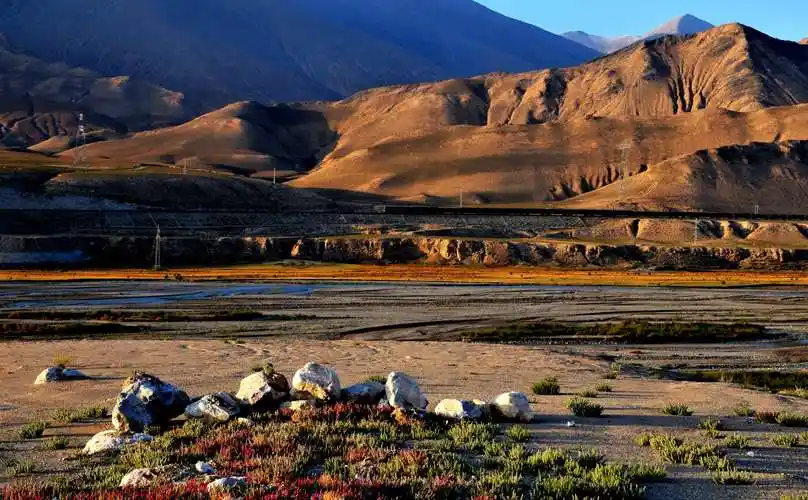 青藏线……川藏线沿途随手拍的雪山,云雾,措(湖)部分风光分享