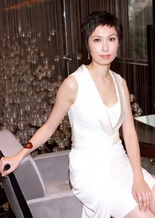 港姐郭蔼明 愿为婚姻做牺牲