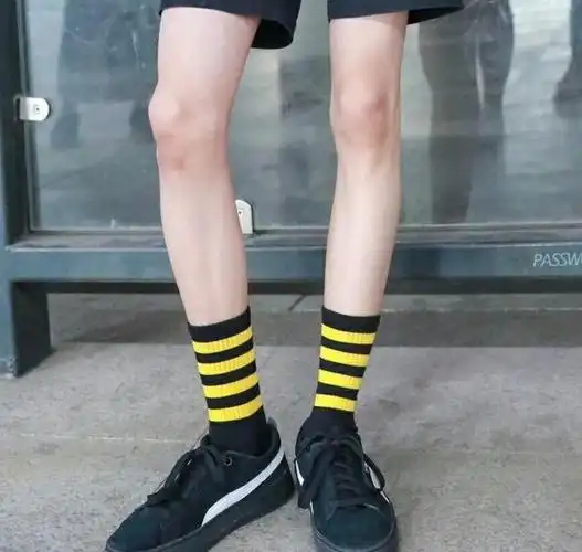 男生的腿究竟有多细那就看看时代少年团马嘉祺你还要吃吗