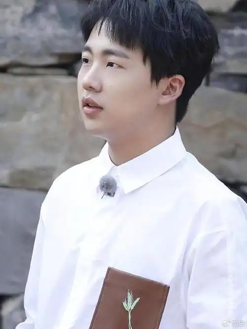 成就一个比一个高,学历并不代表能力|好莱坞|学历|郭麒麟_新浪新闻