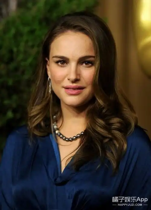 【好久不见】《这个杀手不太冷》里的小女孩,现在简直是人生赢家!