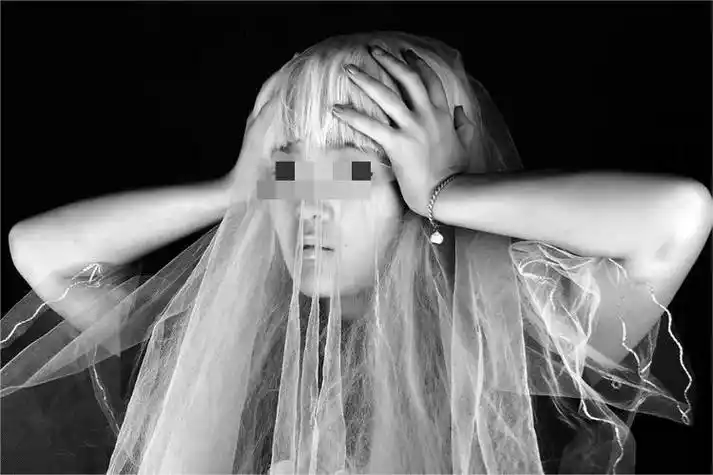 回顾:女子接客10年,为丈夫买房又买车,一次接客后却