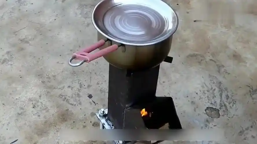 牛人发明:方管制作的火箭炉,用材少火力猛,分分钟烧开一锅水
