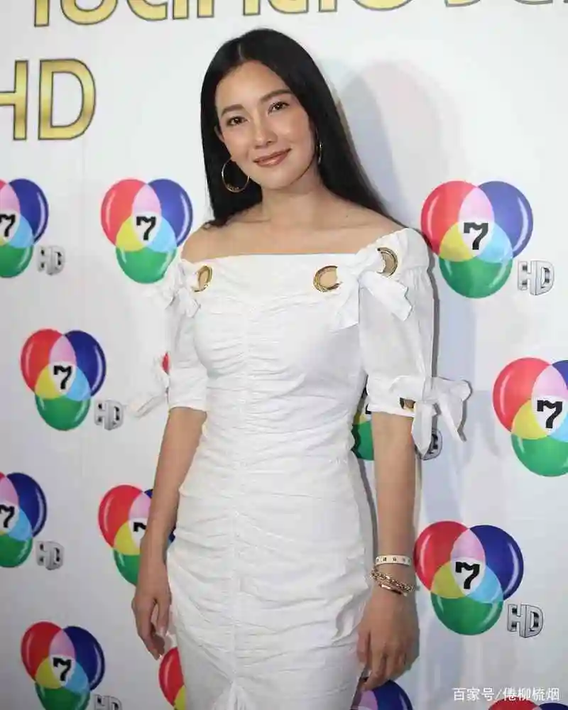 泰星noon:结婚已经10年了,不要再期待宝宝了,我现在过得很幸福