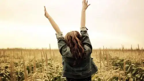 很适合心情释放的句子,一个人释放心情的美句_释放心情解脱的句子